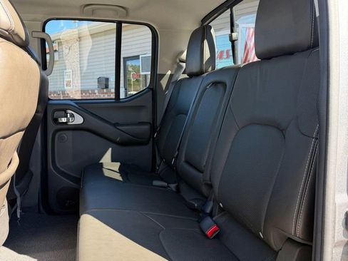 Used 2019 Nissan Frontier PRO-4X w/ Pro-4x Luxury Package AWD/4WD image 11