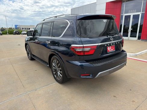 Used 2022 Nissan Armada Platinum w/ Captain's Chairs Package RWD image 3