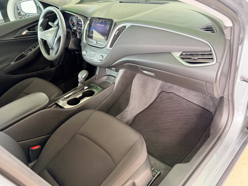 Used 2025 Chevrolet Malibu LS FWD image 35