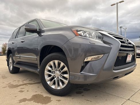 Used 2018 Lexus GX 460 Premium w/ Premium Package image 2