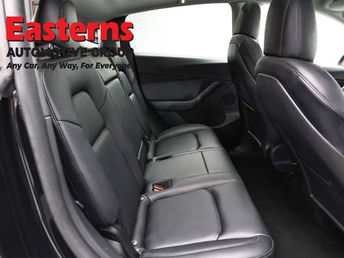 Used 2021 Tesla Model Y Long Range AWD/4WD image 17