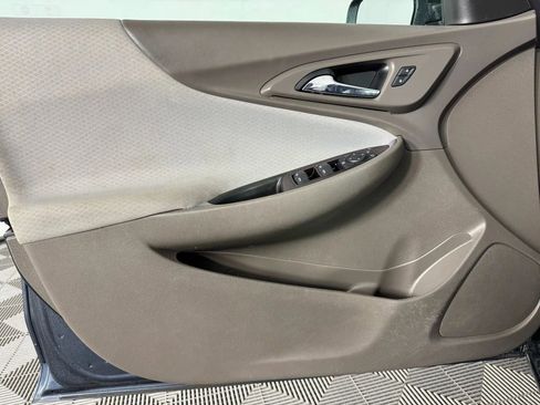 Used 2020 Chevrolet Malibu LS FWD image 36