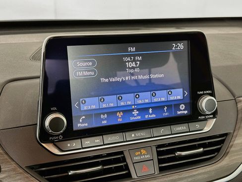 Used 2025 Nissan Altima 2.5 SV FWD image 21
