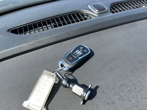 Used 2025 Buick Envista Preferred image 21