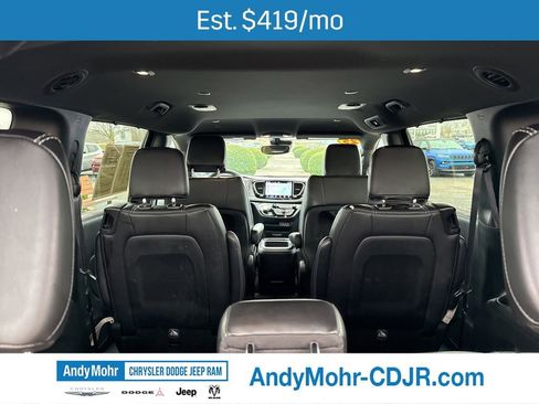 Used 2025 Chrysler Pacifica Select image 29