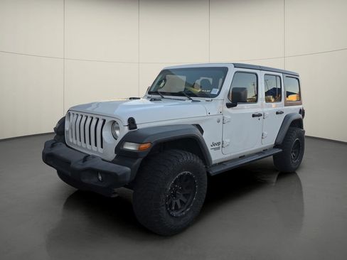 Used 2018 Jeep Wrangler Unlimited Sport S image 3