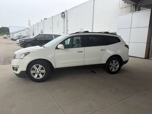 Used 2014 Chevrolet Traverse LT FWD image 2