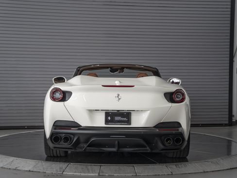 Used 2021 Ferrari Portofino RWD image 4