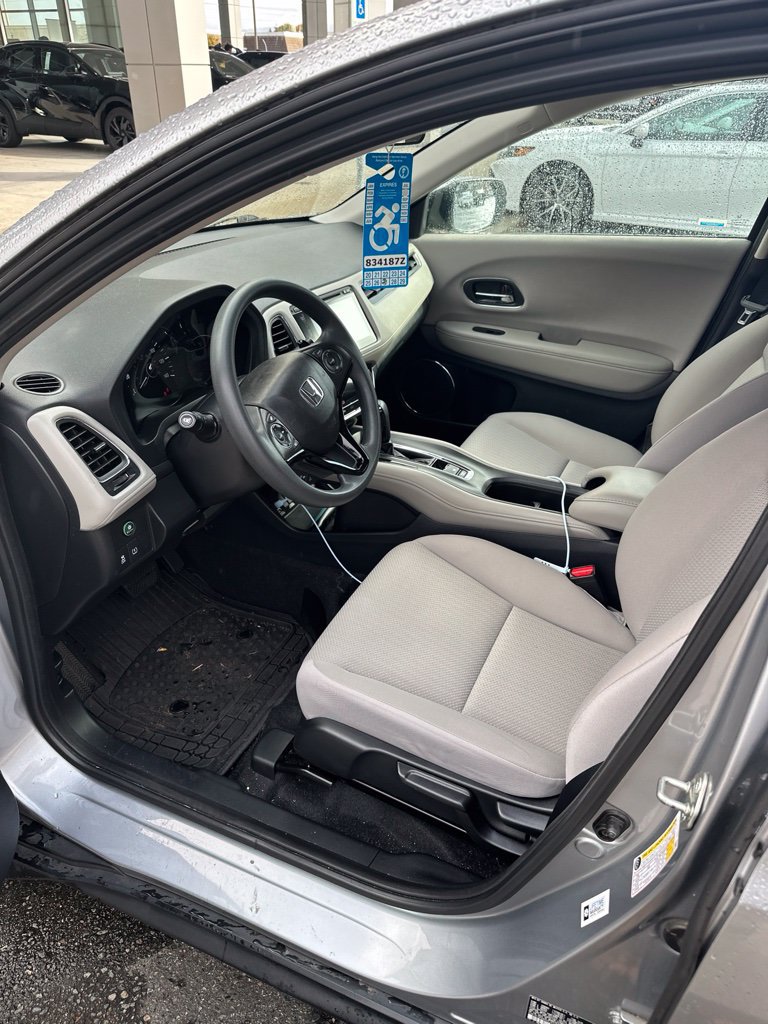 Used 2018 Honda HR-V EX image 3