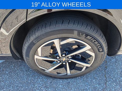 Certified 2024 Chevrolet Equinox EV LT FWD image 32