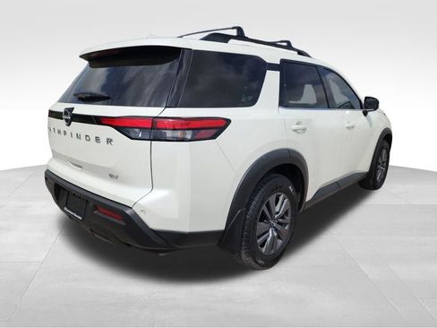 Used 2022 Nissan Pathfinder SV image 8