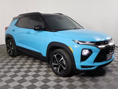 Used 2021 Chevrolet TrailBlazer RS w/ Sun and Liftgate Package image 2