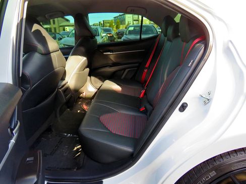 Used 2023 Toyota Camry XSE image 13