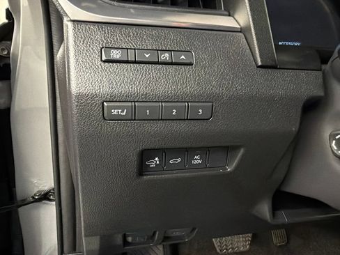 Used 2025 Lexus GX 550 w/ Accessory Package (2T) AWD/4WD image 25