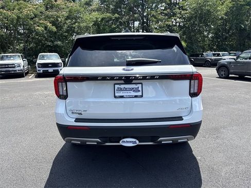 New 2025 Ford Explorer Active w/ Active Comfort Package image 7