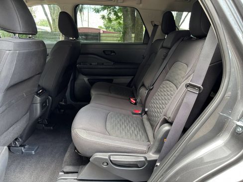 Used 2025 Nissan Pathfinder SV FWD image 26