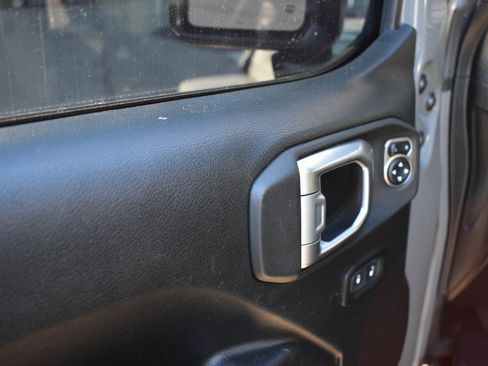 Used 2022 Jeep Gladiator Willys image 14