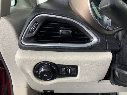 Used 2017 Chrysler Pacifica Touring-L Plus w/ Advanced Safetytec Group image 17