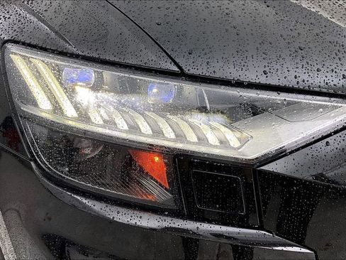 Used 2023 Audi Q8 Premium Plus image 37