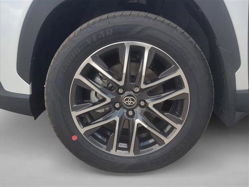 New 2026 Toyota Corolla Cross XLE FWD image 9