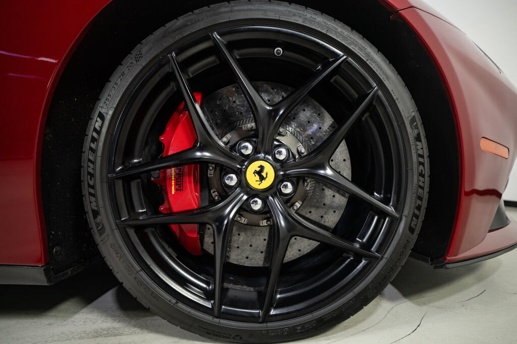 Used 2015 Ferrari F12 Berlinetta RWD image 21