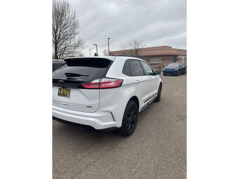 Used 2022 Ford Edge SE w/ Black Appearance Package image 7