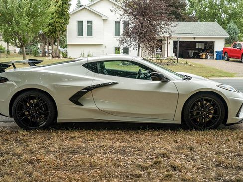 Used 2025 Chevrolet Corvette Stingray Preferred Cpe w/ Z51 Performance Package RWD image 7