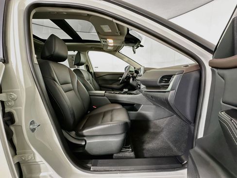 Used 2023 Nissan Rogue SV w/ SV Premium B Package FWD image 34