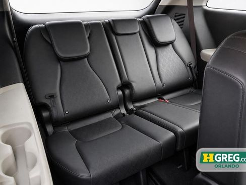 Used 2023 Kia Carnival LX FWD image 13