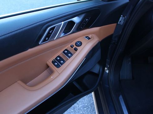 Used 2022 BMW X5 xDrive40i w/ Premium Package image 28