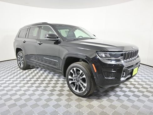 Used 2021 Jeep Grand Cherokee L Overland w/ Advanced Protech Group III AWD/4WD image 9