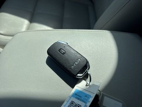 Used 2022 Kia Telluride EX w/ EX Premium Package image 34