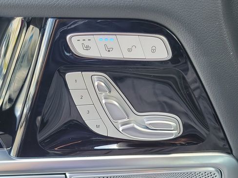 Used 2024 Mercedes-Benz G 550 image 28
