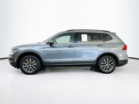 Used 2020 Volkswagen Tiguan SE w/ Panoramic Sunroof Package image 4