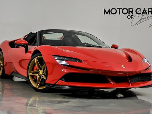 Used 2022 Ferrari SF90 Spider image 1