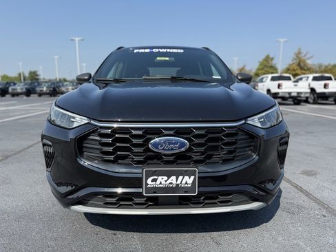 Used 2023 Ford Escape ST-Line image 2