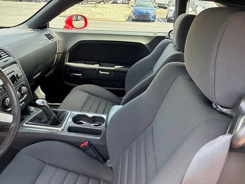 Used 2010 Dodge Challenger R/T RWD image 26