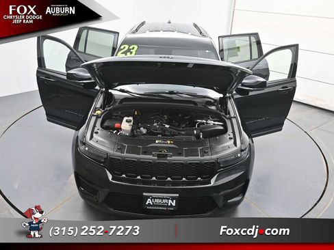 Used 2023 Jeep Grand Cherokee Altitude AWD/4WD image 33