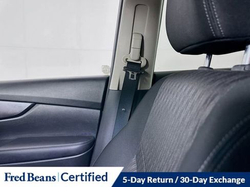 Used 2018 Nissan Rogue SV w/ Premium Package image 25