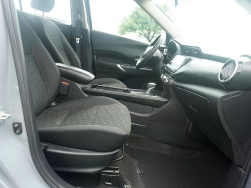 Used 2023 Nissan Kicks SV FWD image 19