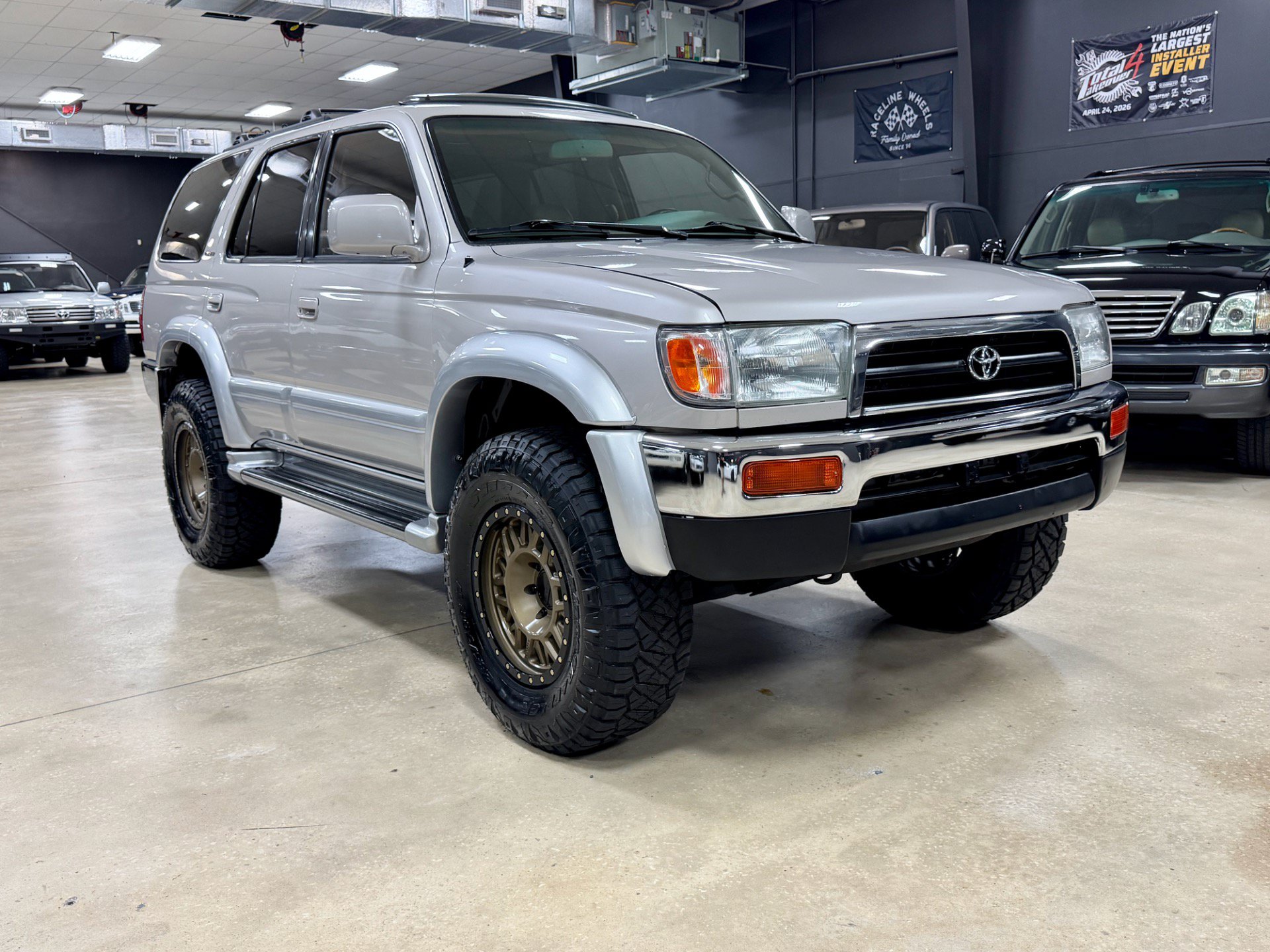 Used 1996 Toyota 4Runner Limited AWD/4WD image 1