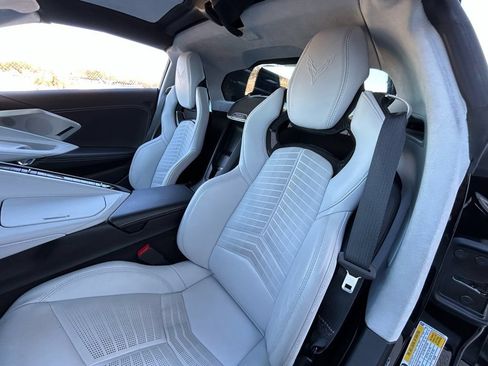 Used 2025 Chevrolet Corvette Stingray Premium Cpe w/ 3LT RWD image 13