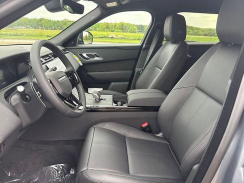 New 2026 Land Rover Range Rover Velar Dynamic SE image 9