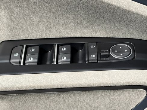 Used 2023 Kia Soul EX FWD image 16