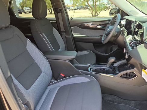 Used 2025 Chevrolet TrailBlazer LT FWD image 18