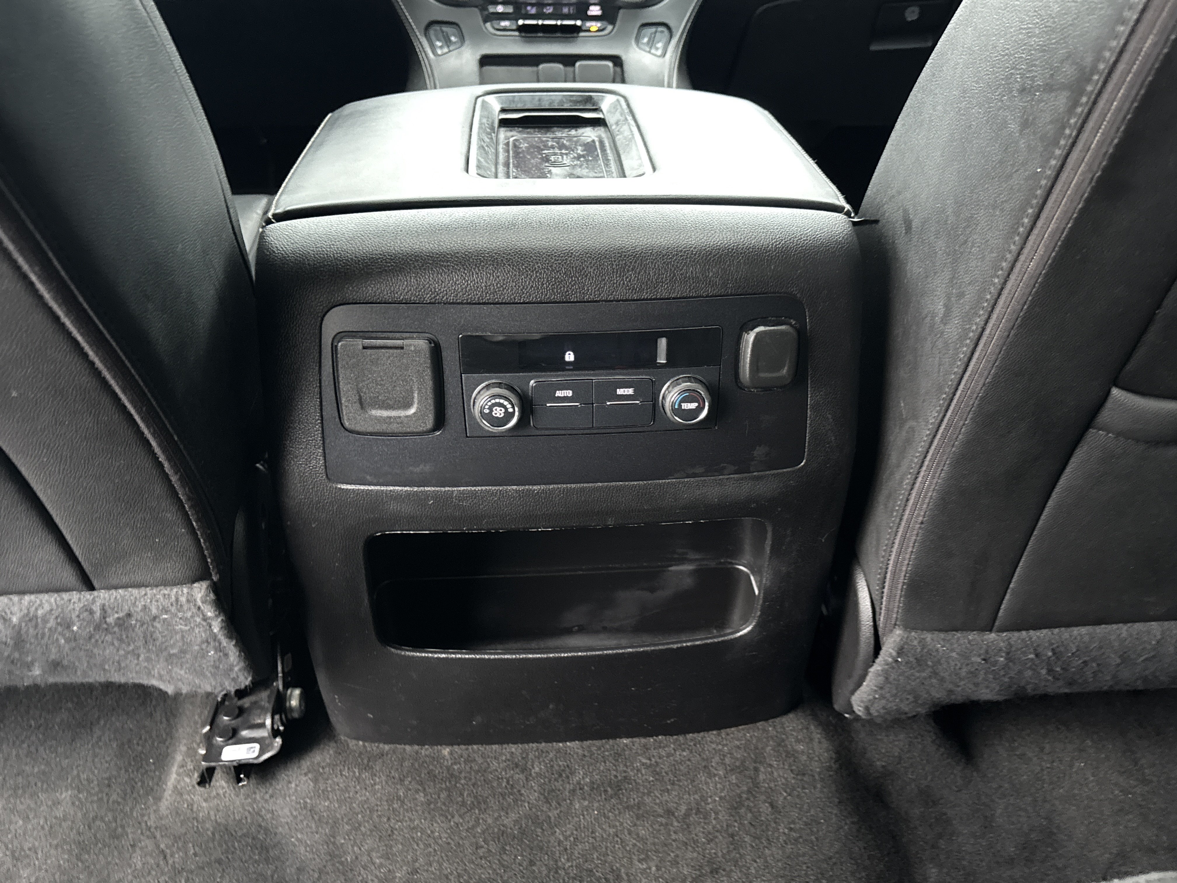Used 2018 Chevrolet Tahoe LT AWD/4WD image 19