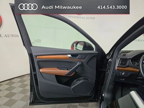 Used 2023 Audi Q5 2.0T Premium w/ Convenience Package AWD/4WD image 12