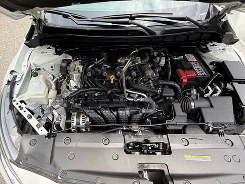 Used 2023 Nissan Altima 2.5 S FWD image 9