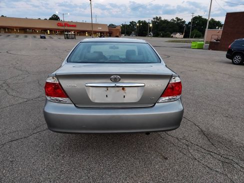 Used 2006 Toyota Camry XLE FWD image 5