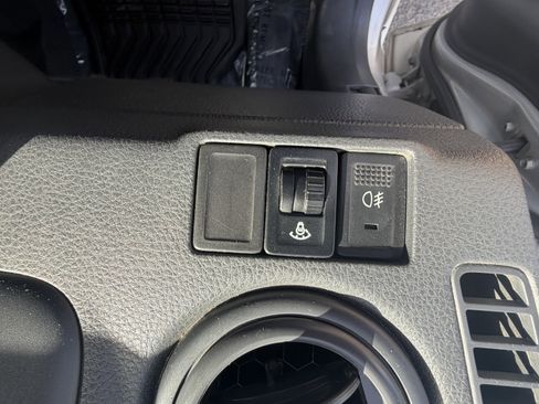 Used 2009 Suzuki SX4 Sport FWD image 10